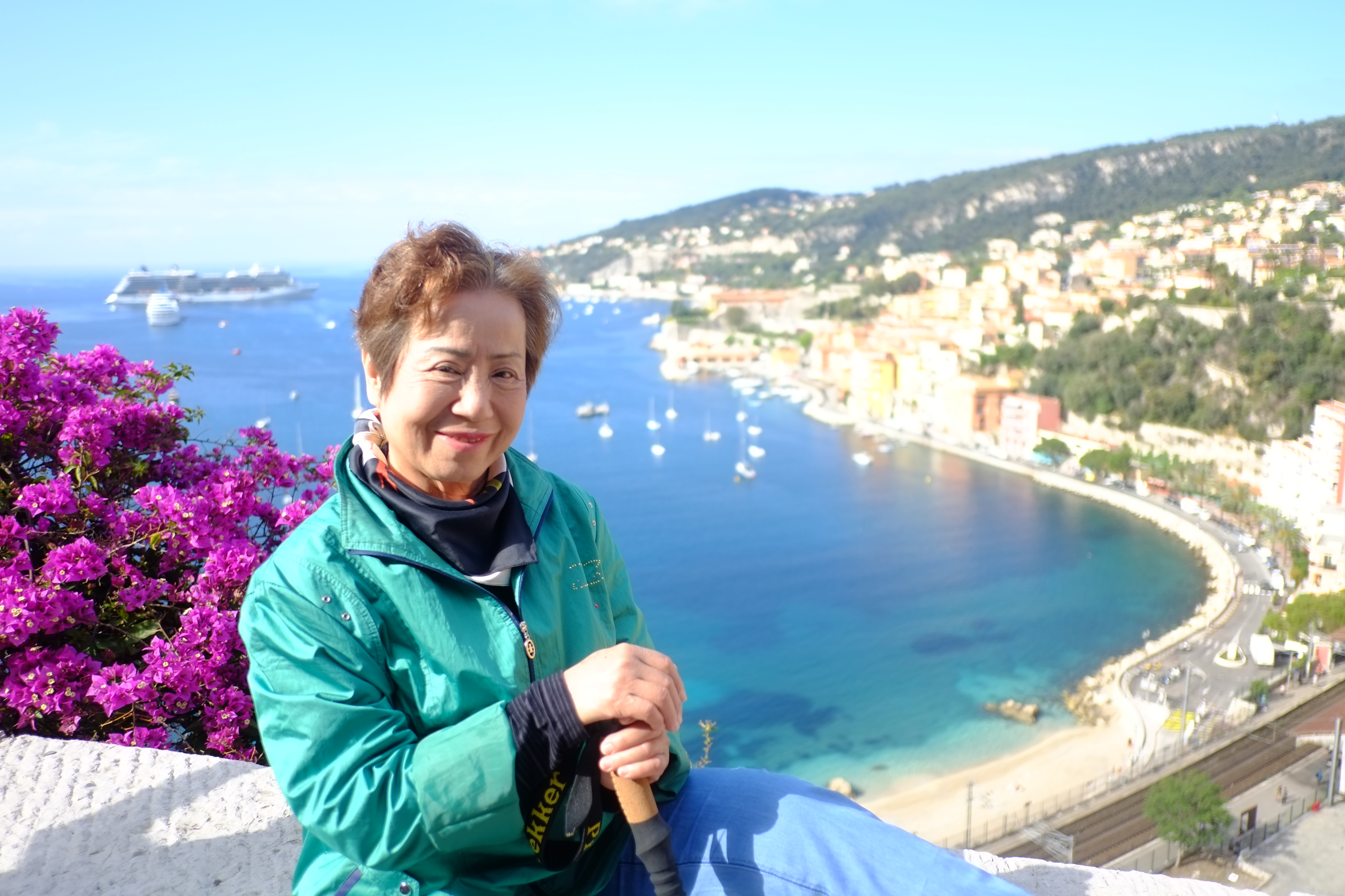 Family overlooking the beautiful Monaco harbour